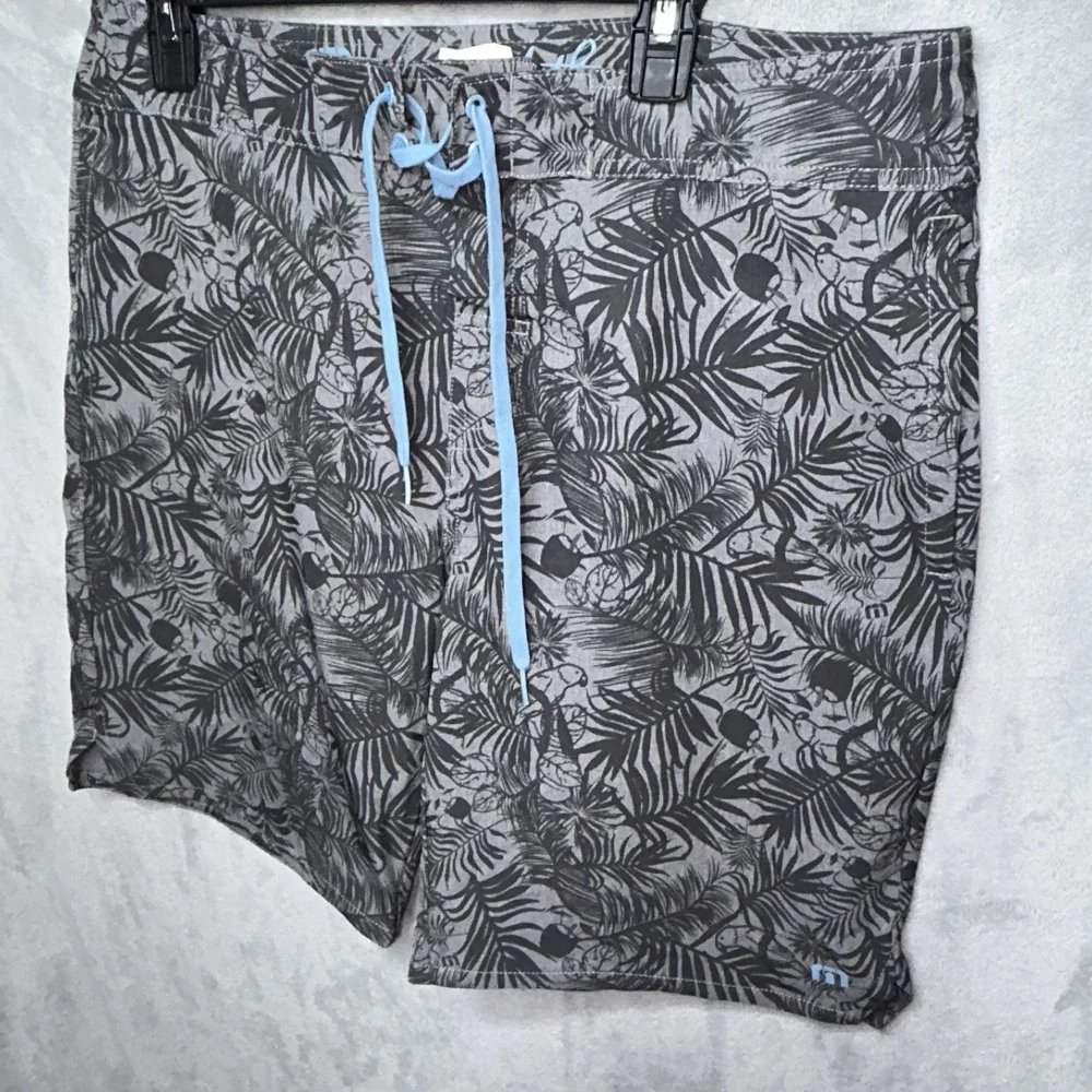 Travis Mathew Board Shorts Mens 34 Gray Floral Hawaiian Pockets 9